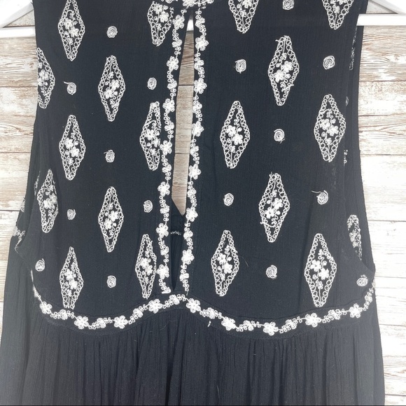 Free People XS Embroidered Boho Sleeveless Floral Blouse​​​ - Picture 11 of 13